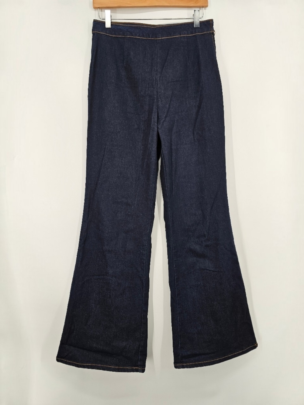Forever 21 Contemporary Size 28 High Rise Wide Leg Flare Jeans Dark Wash